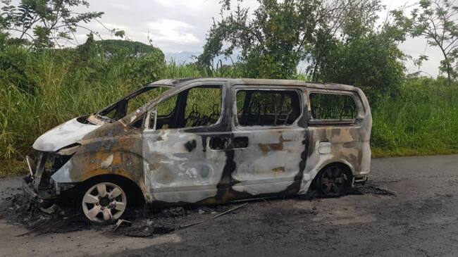 Buseta quemada en Corinto.