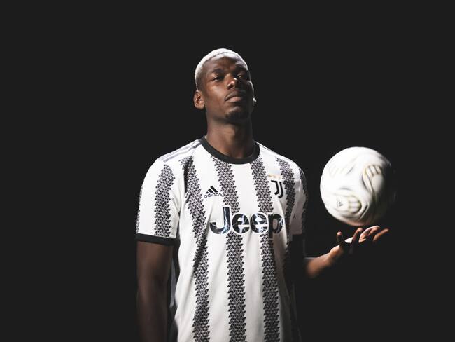Paul Pogbacon la camiseta de la Juventus. (Photo by Daniele Badolato - Juventus FC/Juventus FC via Getty Images)