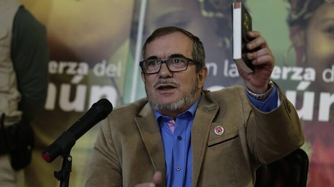 Una delegación de la Dirección del partido Farc, encabezada por Rodrigo Londoño “Timochenko”, se reunieron con los expresidentes de España y de Chile. Foto: Colprensa