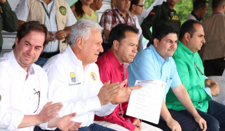 Alcalde acompañado del Gobernador William Villamizar