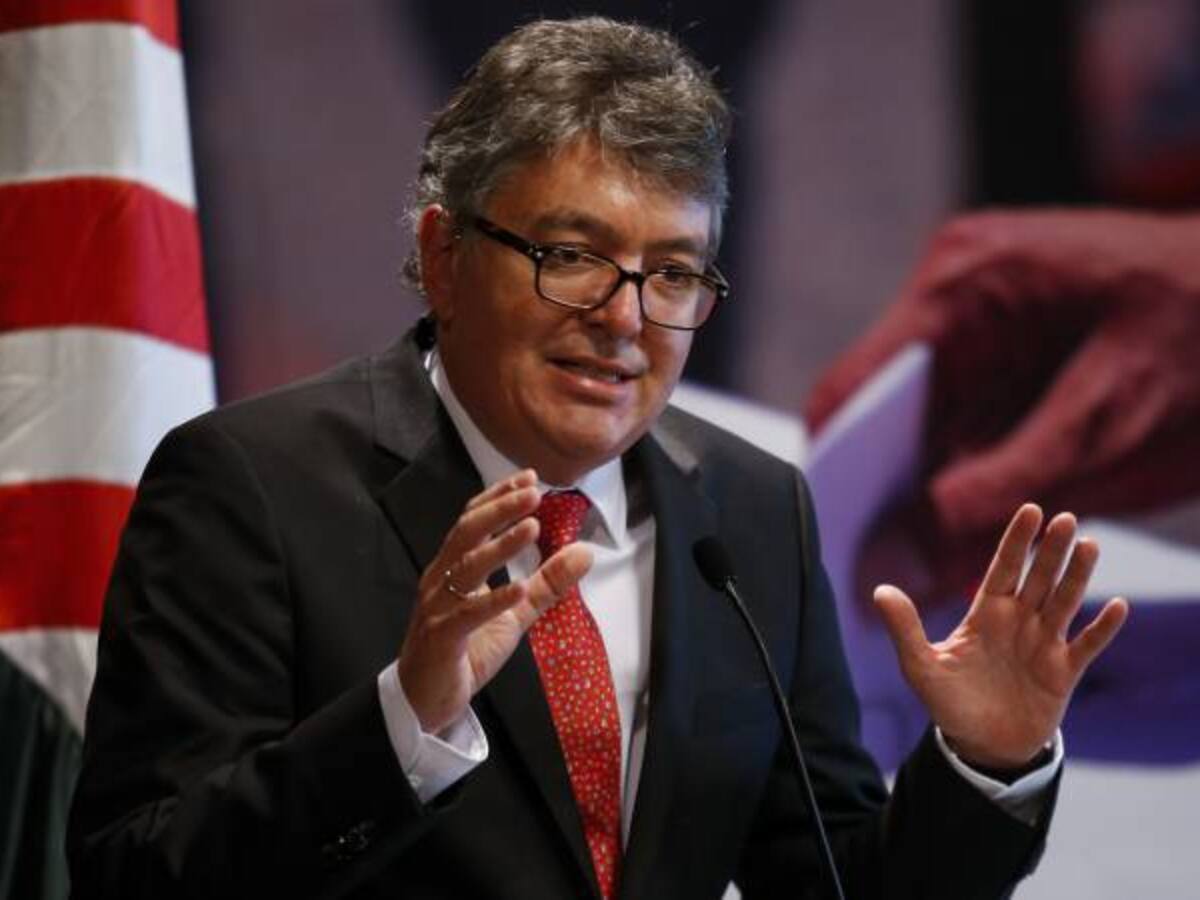 No habrá más impuestos a los empresarios: MinHacienda