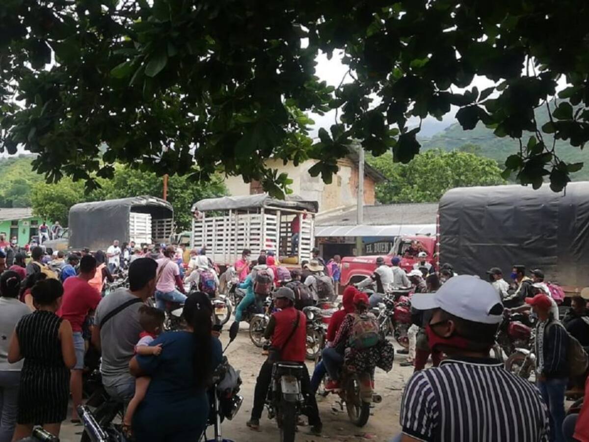 Campesinos protestan en El Carmen por incumplimientos de proyectos