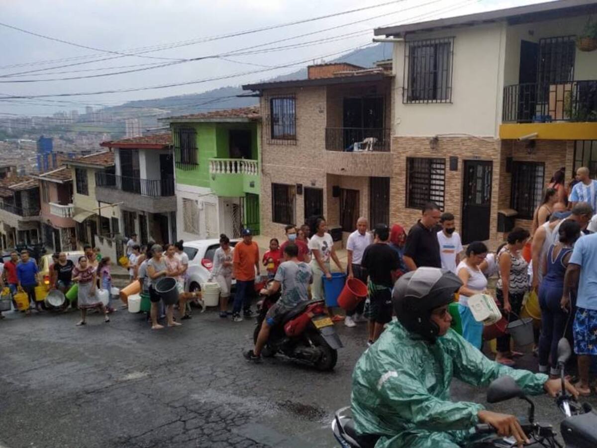 ¿Qué hicieron un millón de personas en un puente festivo sin agua?