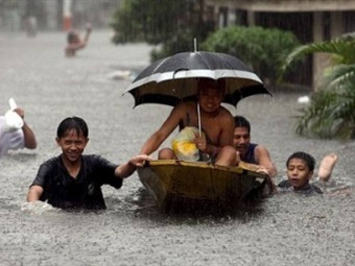 Aumentan a más de 1.200 los muertos por inundaciones al sur de Filipinas