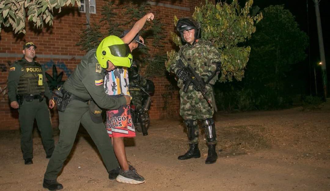 Con puestos de control en diferentes puntos de la ciudad, y patrullajes de día y de noche; las autoridades le hacen frente a la inseguridad.