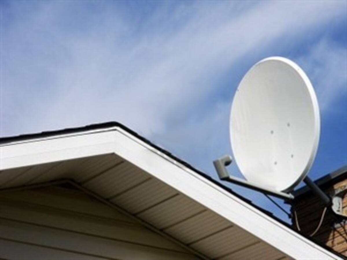 Ordenan a cable operadores pedir permiso de transmisión a Caracol y RCN TV