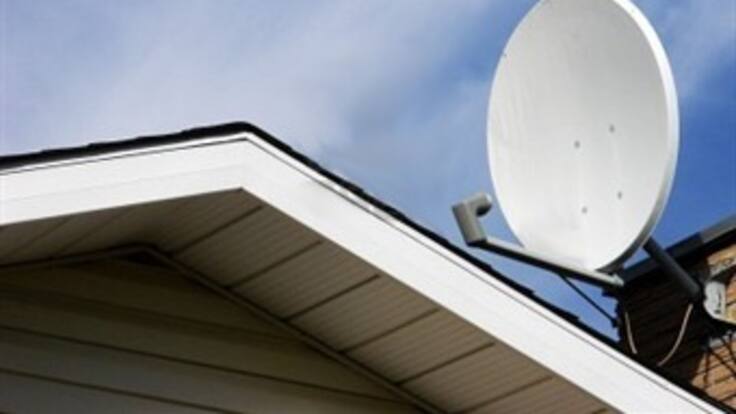 Ordenan a cable operadores pedir permiso de transmisión a Caracol y RCN TV