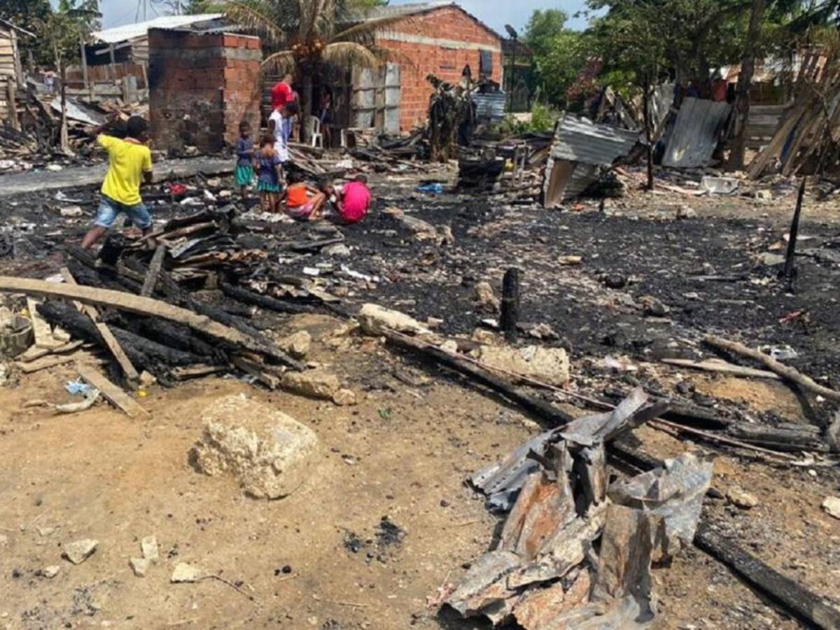 Alcaldía Local 2 realiza acompañamiento a víctimas de incendio en Cartagena