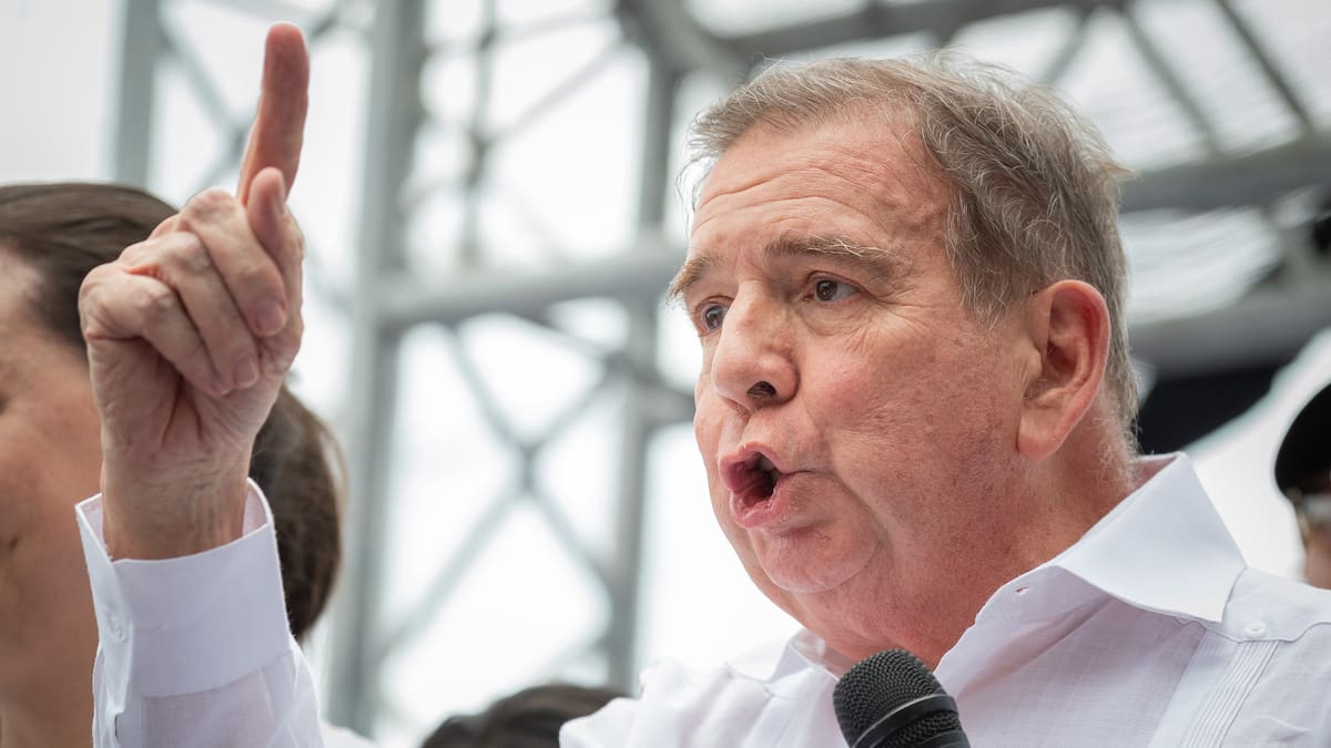 Sigue luchando por Venezuela, pero está preservando su vida: abogado de Edmundo González