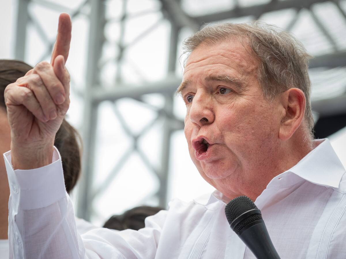 Edmundo González aterriza en España en esfuerzos para “preservar su libertad y su vida”