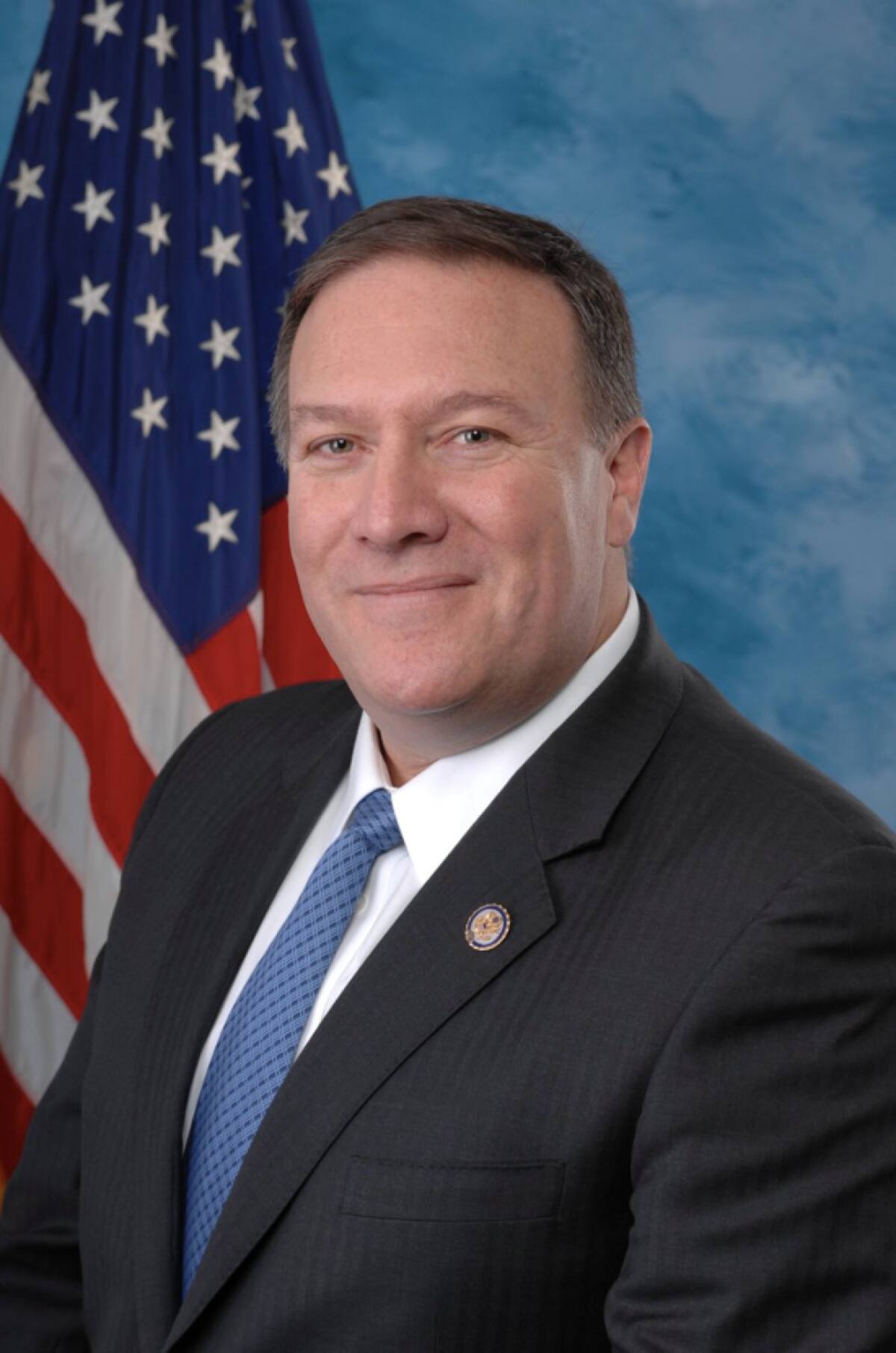 Del Tea Party a la CIA: Mike Pompeo (52 años), diputado de Kansas, miembro de la comisión de servicios secretos, es el designado nuevo director de la CIA. Un ultraconservador que entraría a arrasar. No en vano, el aún director de la CIA, John Brennan, advirtió a Trump de que sería "desastroso" y una "locura" abandonar el acuerdo nuclear con Irán, como amenazó con hacer durante la campaña electoral.