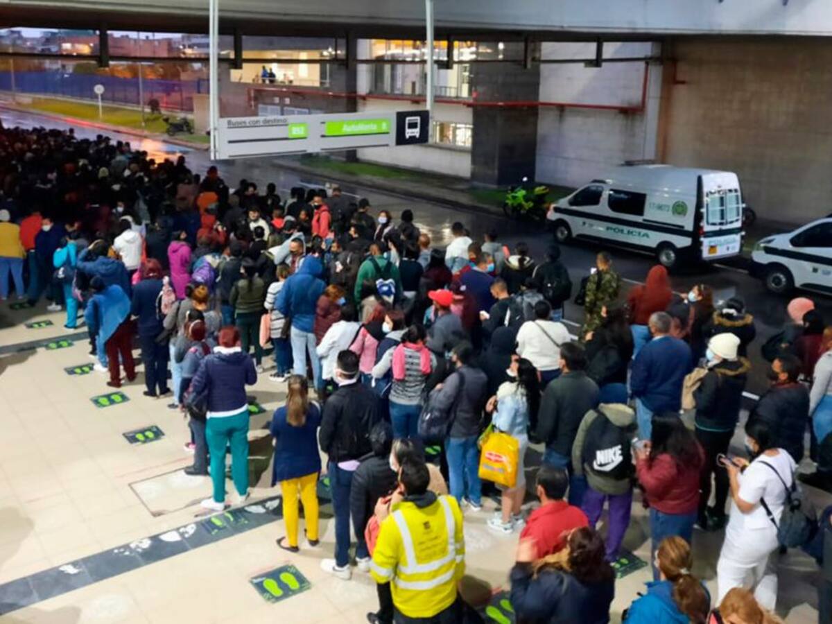 En imágenes: Muy lleno, así amaneció Transmilenio este lunes de cuarentena