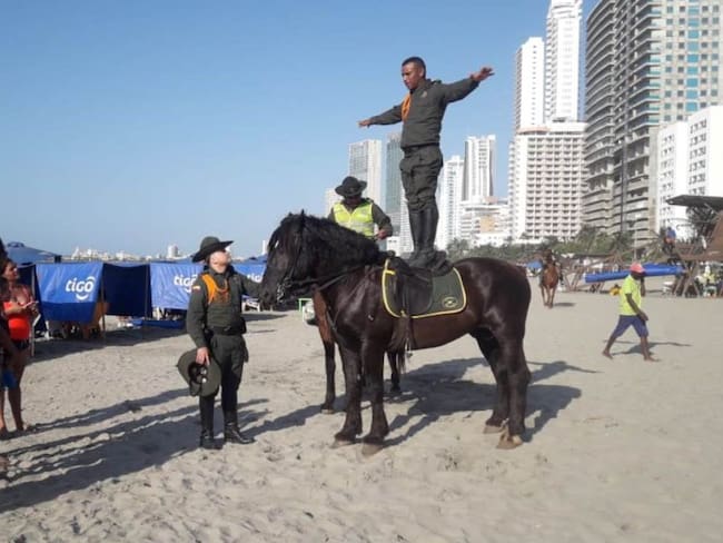 Policía se toma las playas de Cartagena con recomendaciones a turistas