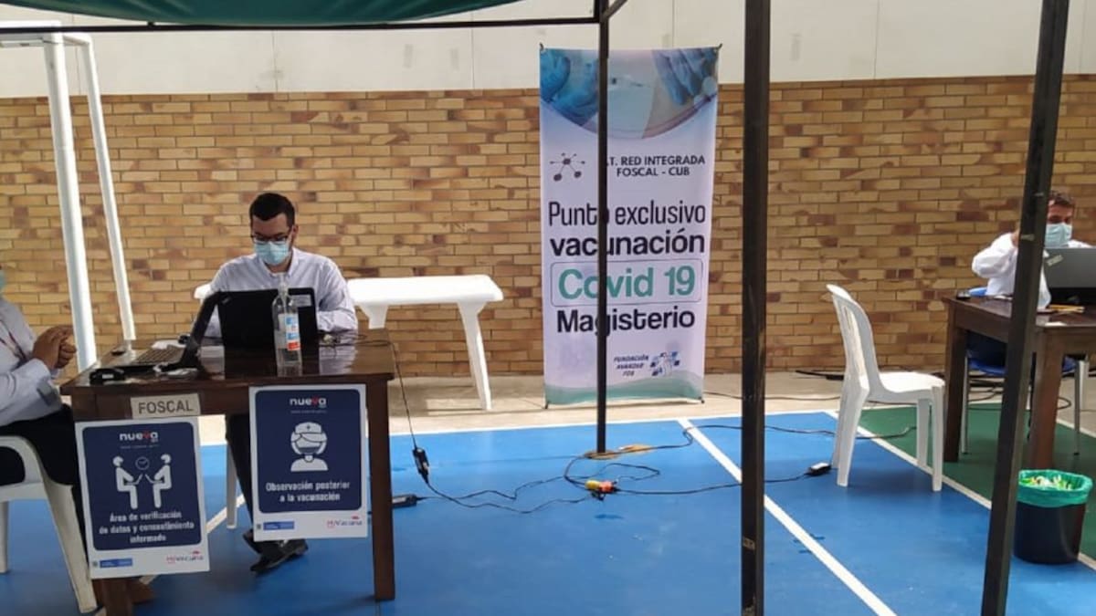 Inició jornada especial para vacunación de docentes en Bucaramanga