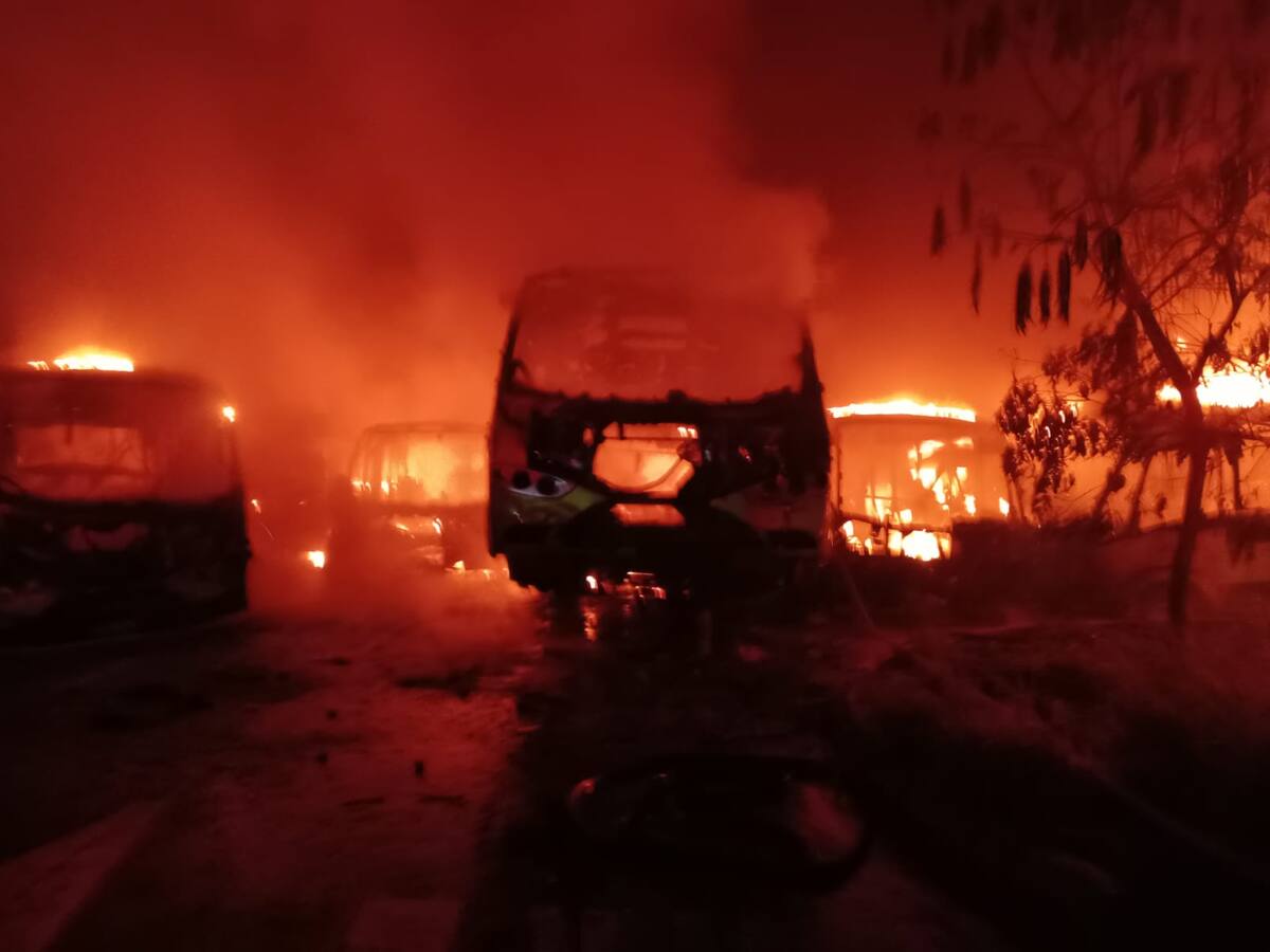 CTI de la Fiscalía asume la investigación por incendio en el portal de Girón de Metrolínea