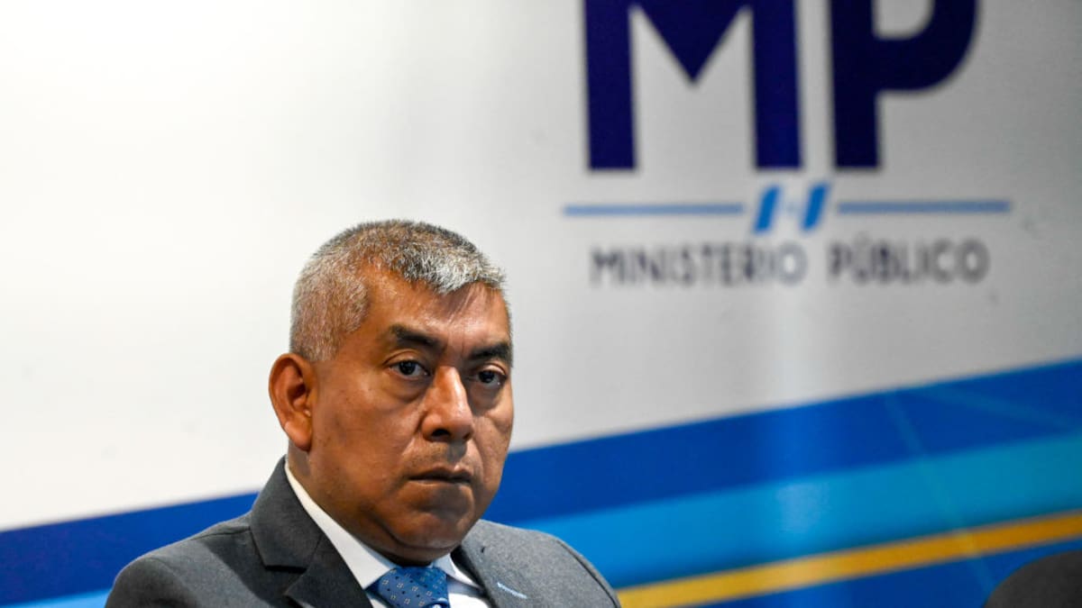 En abril Reino Unido emitió alerta contra fiscal Guatemalteco que pide captura de fiscal Camargo