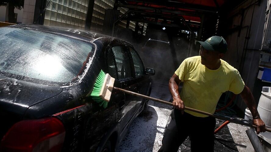 Los establecimientos deberán tener instalados medidores de caudal de agua en los pozos de captación subterránea. Foto: Getty Images