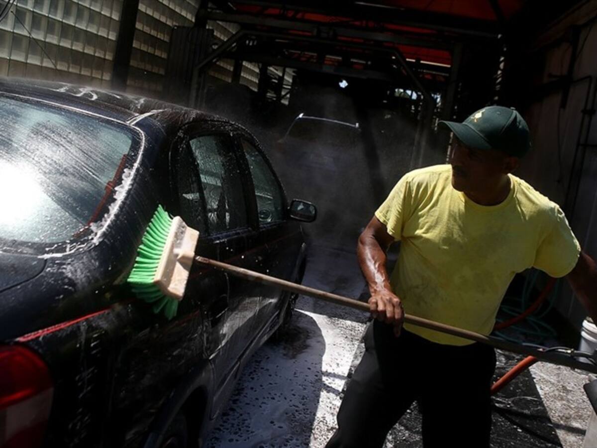 Imponen “pico y placa” para lava autos en Santa Marta por escasez de agua
