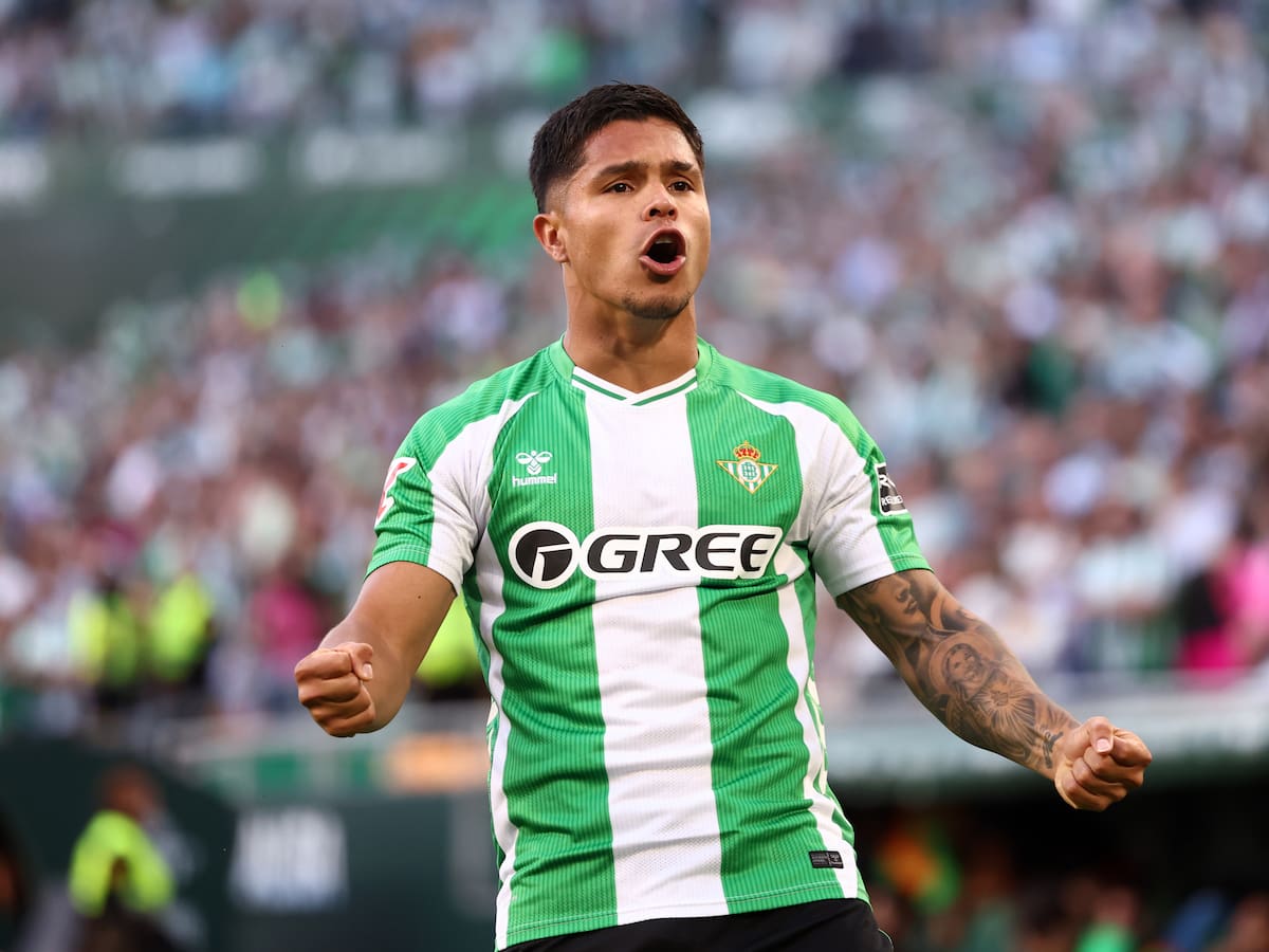 Video: Juan Camilo ‘Cucho’ Hernández sigue pidiendo un cupo en el Mundial con golazos en el Betis