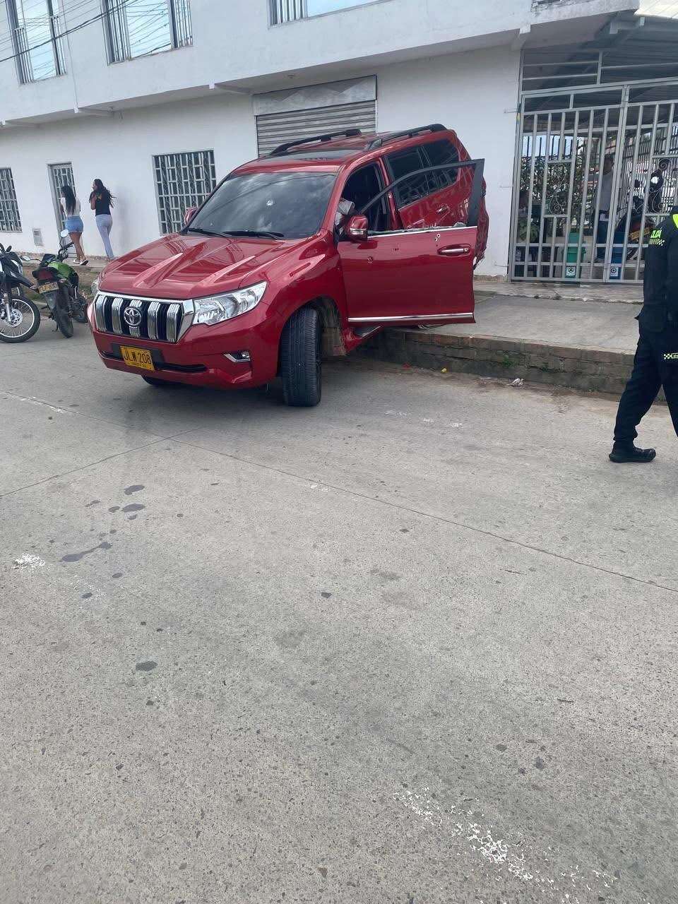 Uno de los presuntos sicarios fue capturado por la Policía Nacional cuando huía en una motocicleta tras el ataque armado en la Avenida Circunvalar de Pitalito.