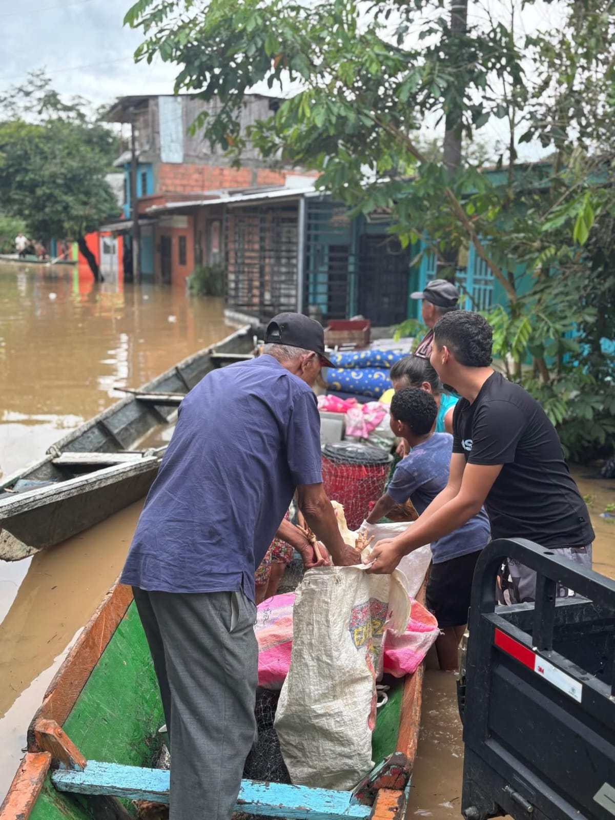 El paso hacia el Huila también se ve comprometido por deslizamientos. Foto Redes Sociales .