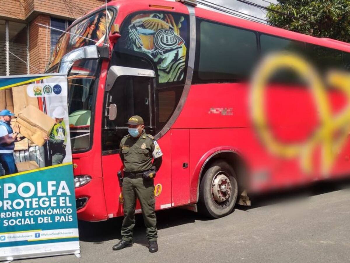 Detienen un bus que transportaba 57 migrantes indocumentados en Copacabana