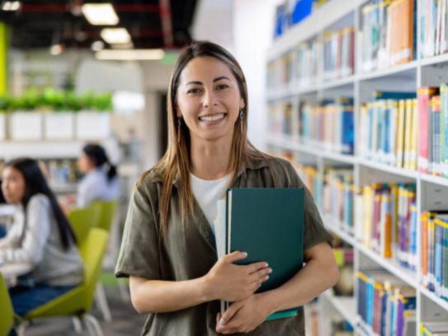 Lanzan becas para estudiar maestrías en 2026 Foto: Getty Images