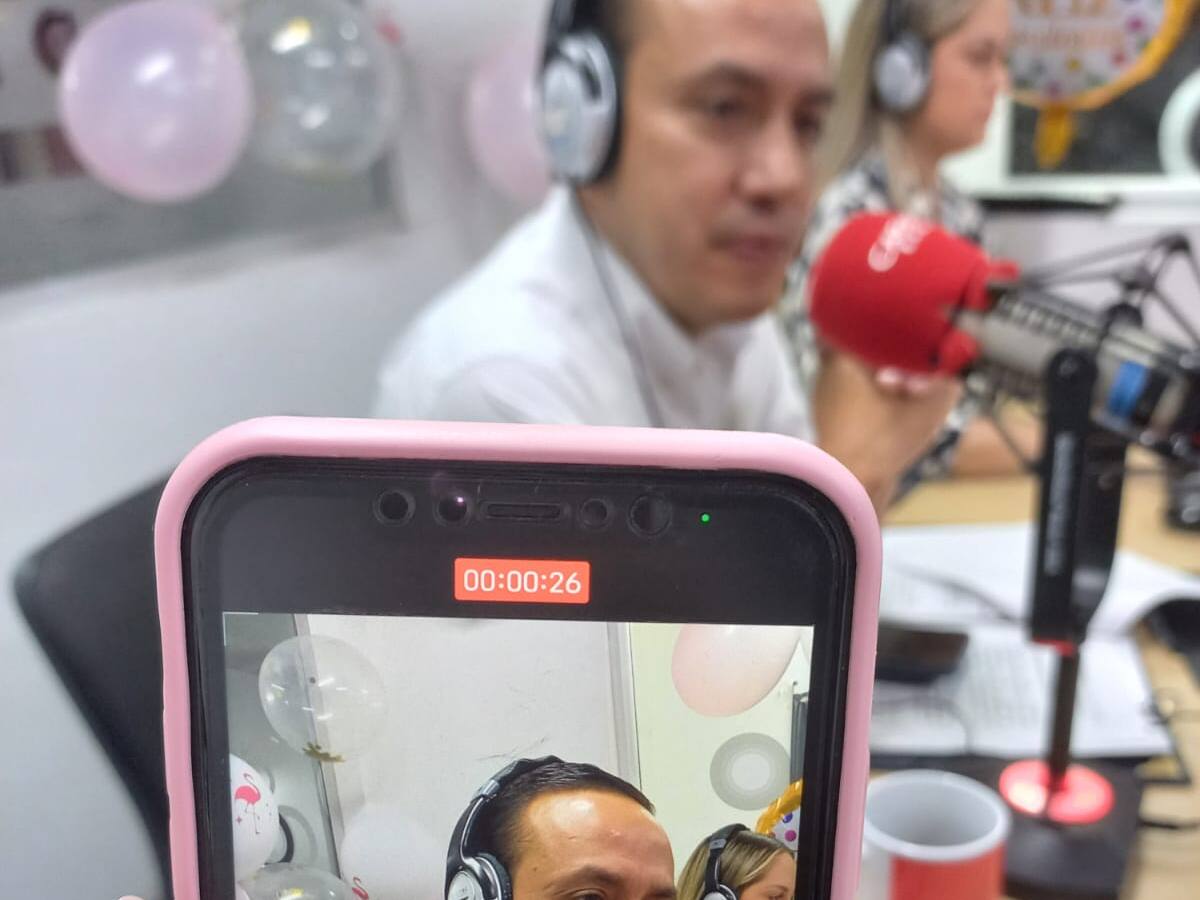 Gobernador de Santander revela reuniones de candidatos con su familia