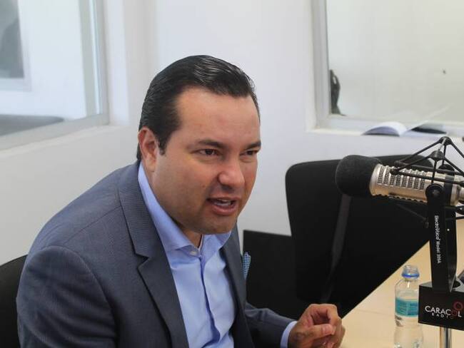 Gobernador de Santander anuncia que se vienen más escándalos en contratación