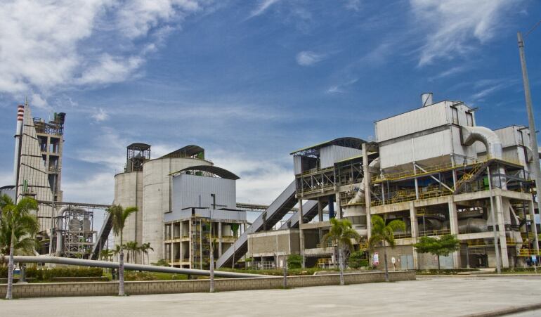 Planta de producción de cemento.
