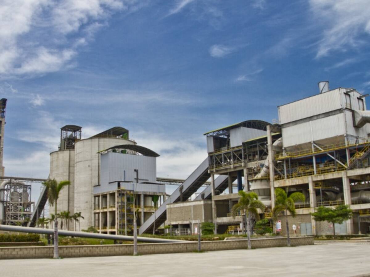 Corona y Cementos Molins entran al negocio del cemento en Colombia