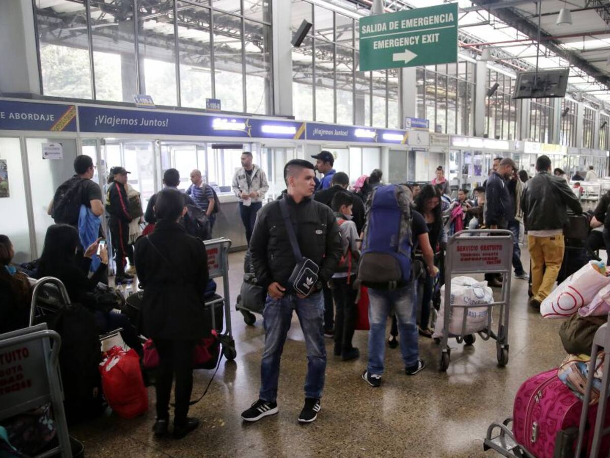 No hay controles adecuados en terminales de Bogotá: Contraloría