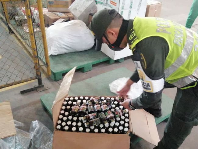Incautación de medicamentos por contrabando Policía Fiscal y Aduanera (POLFA)