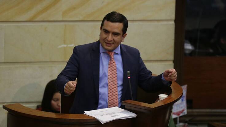 "El POT hay que demandarlo y tumbarlo": Edward Rodríguez