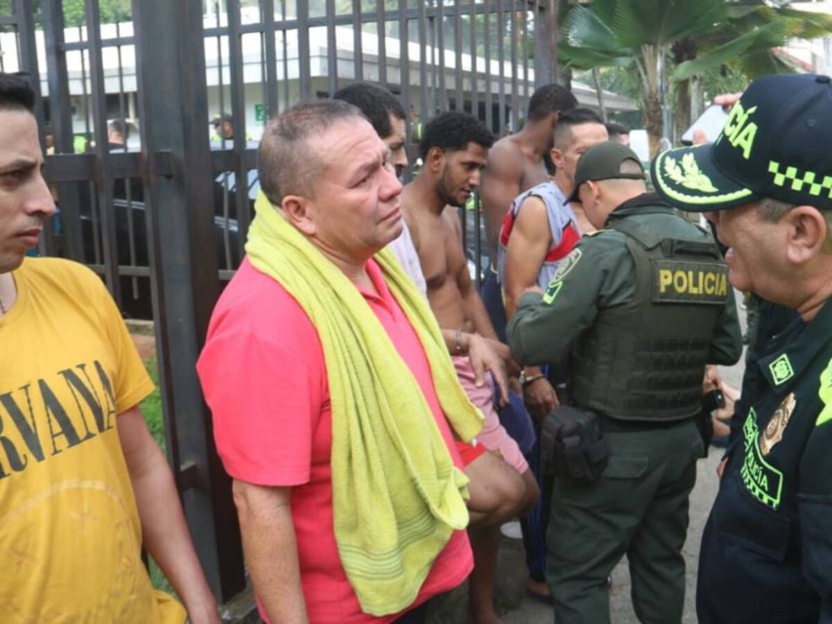 Corto circuito podría ser causa de incendio en estación de policía