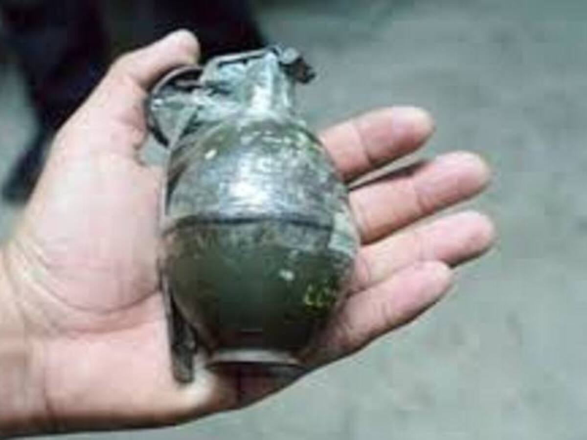 Buscan al hombre que amenazó con explotar granada en Cali