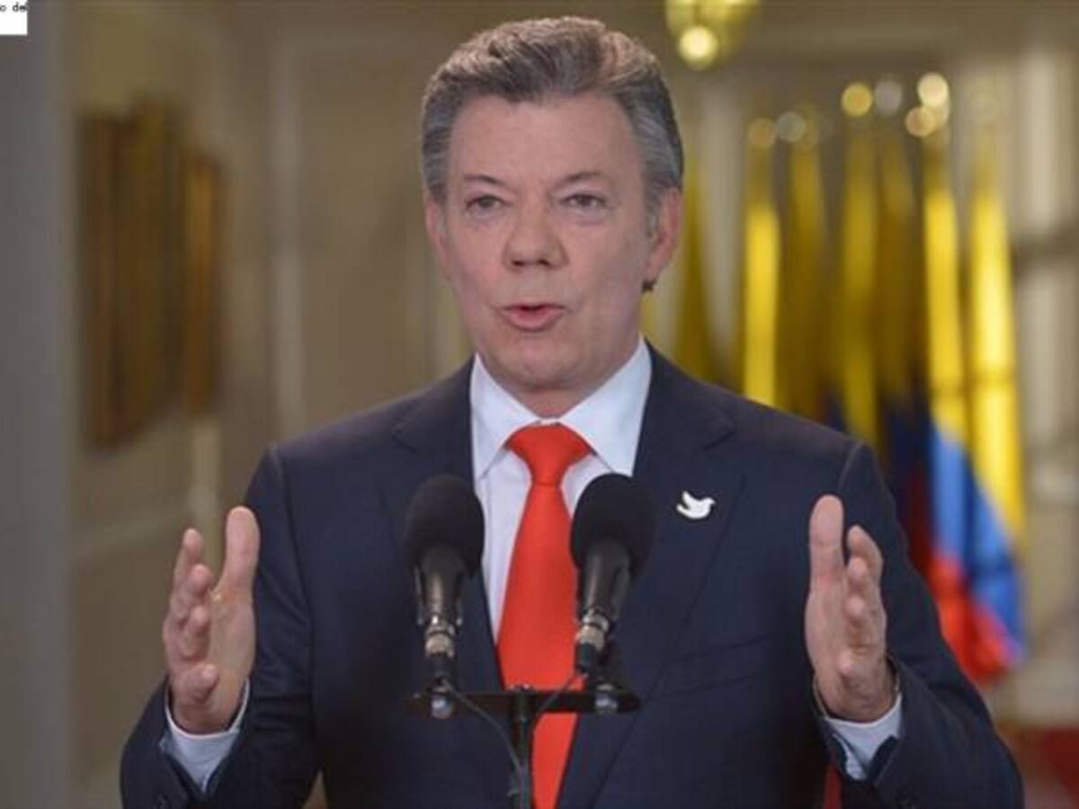 Invito a los colombianos a ahorrar energía: Presidente Santos
