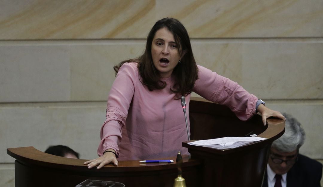 Paloma Valencia se despacha contra la Fiscalía por imputación a Fajardo