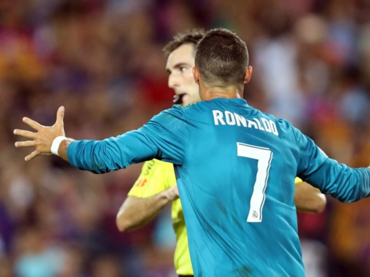 Cristiano Ronaldo, sancionado con 5 fechas por empujar al árbitro
