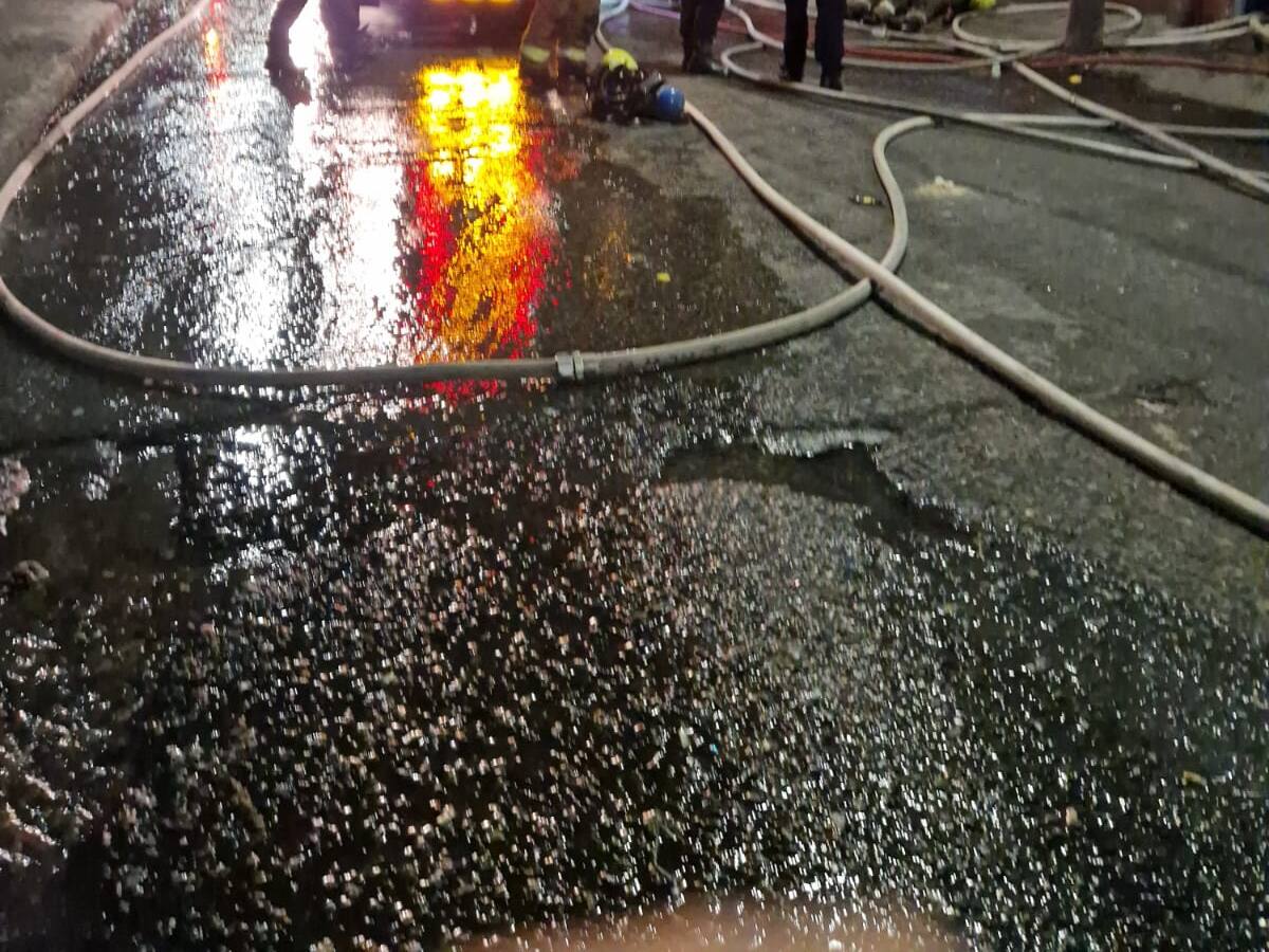 Un incendio provocó daños en dos edificios en Manizales, 20 personas fueron evacuadas