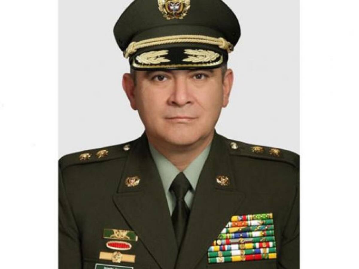 Ya está en Cali el general Juan Carlos León, nuevo comandante de la MECAL