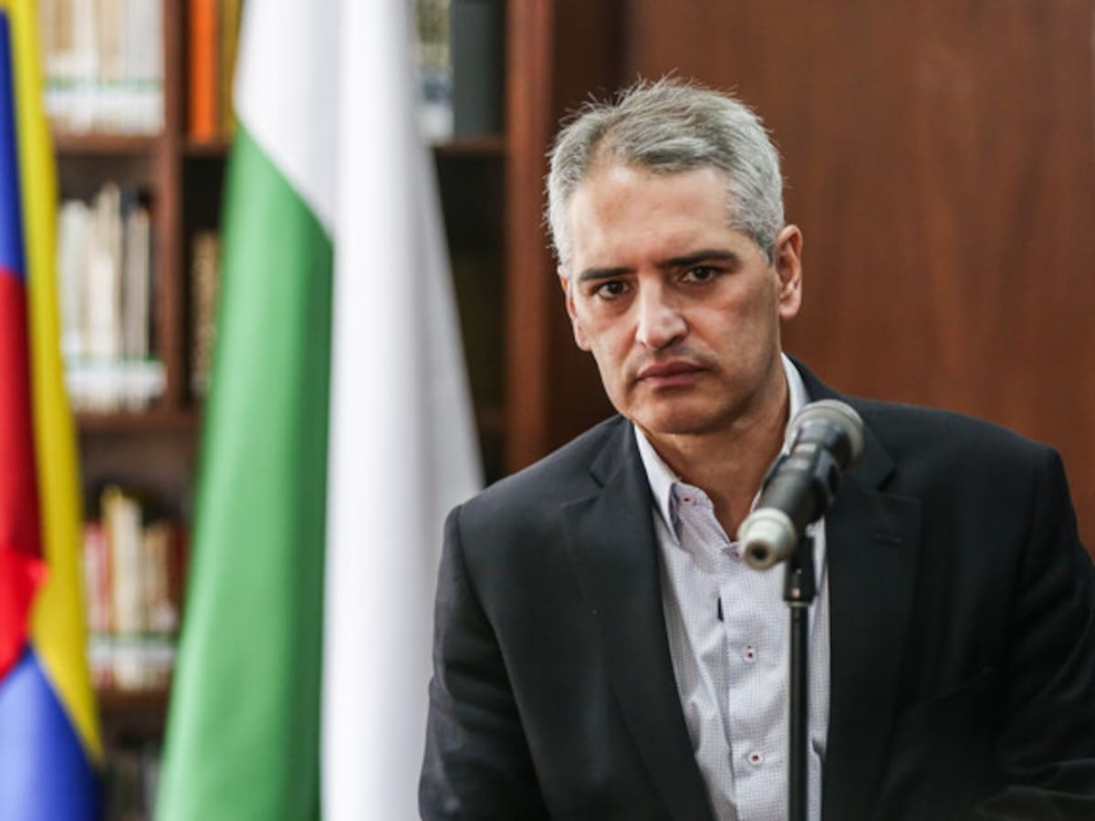 La paz total le ha atado las manos al Ejército para contrarrestar el crimen: gobernador de Antioquia