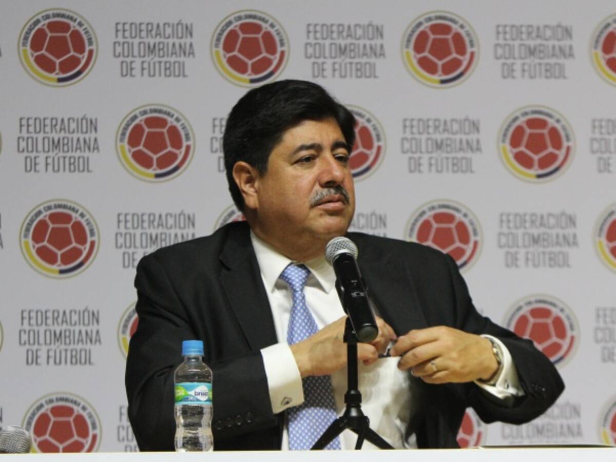 Luis Bedoya entregará dineros y bienes