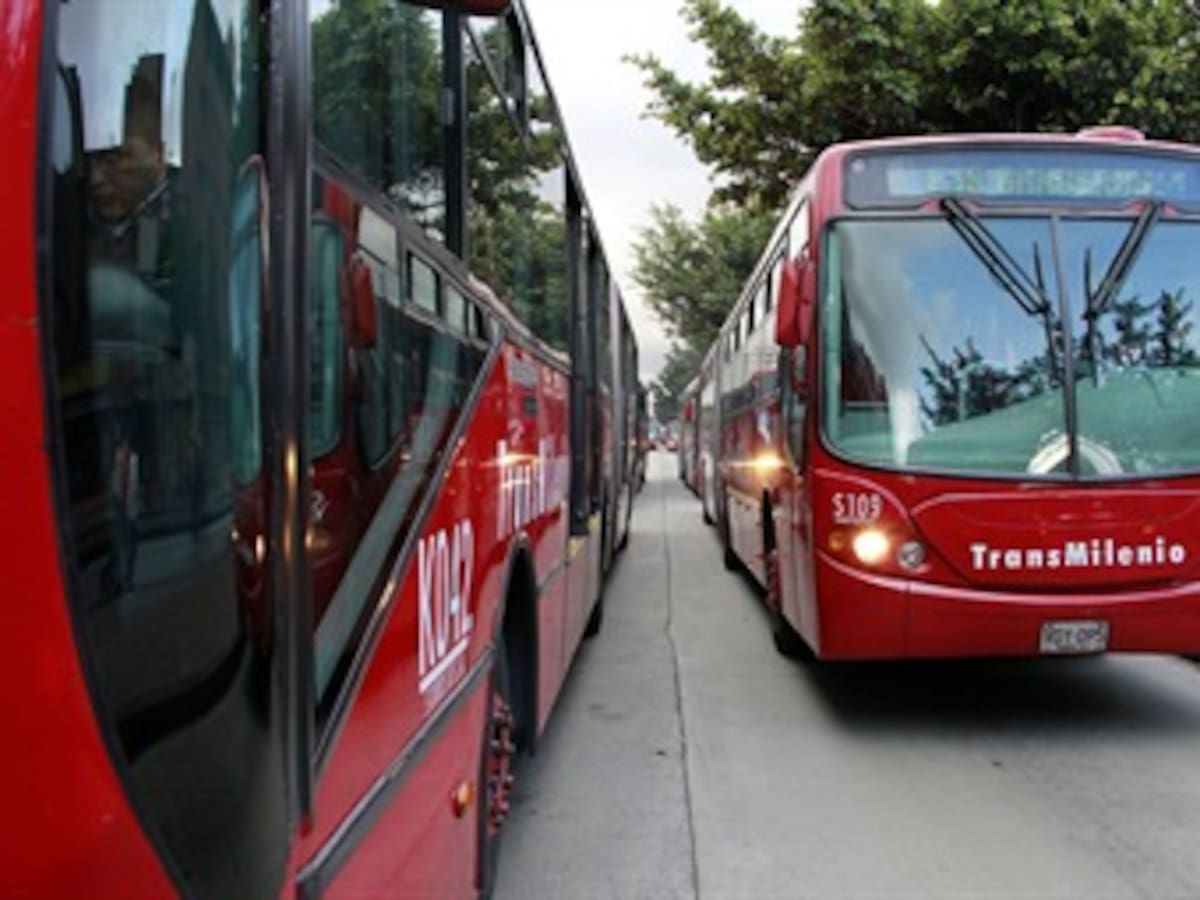 Transmilenio con horario extendido hoy por partido de Santa Fe