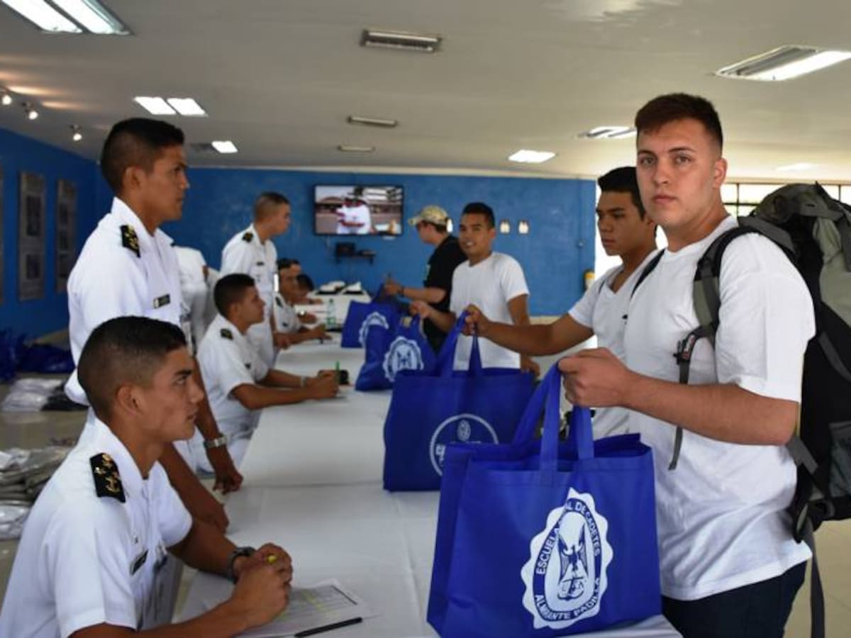 148 jóvenes vivirán como cadete naval por una semana en Cartagena