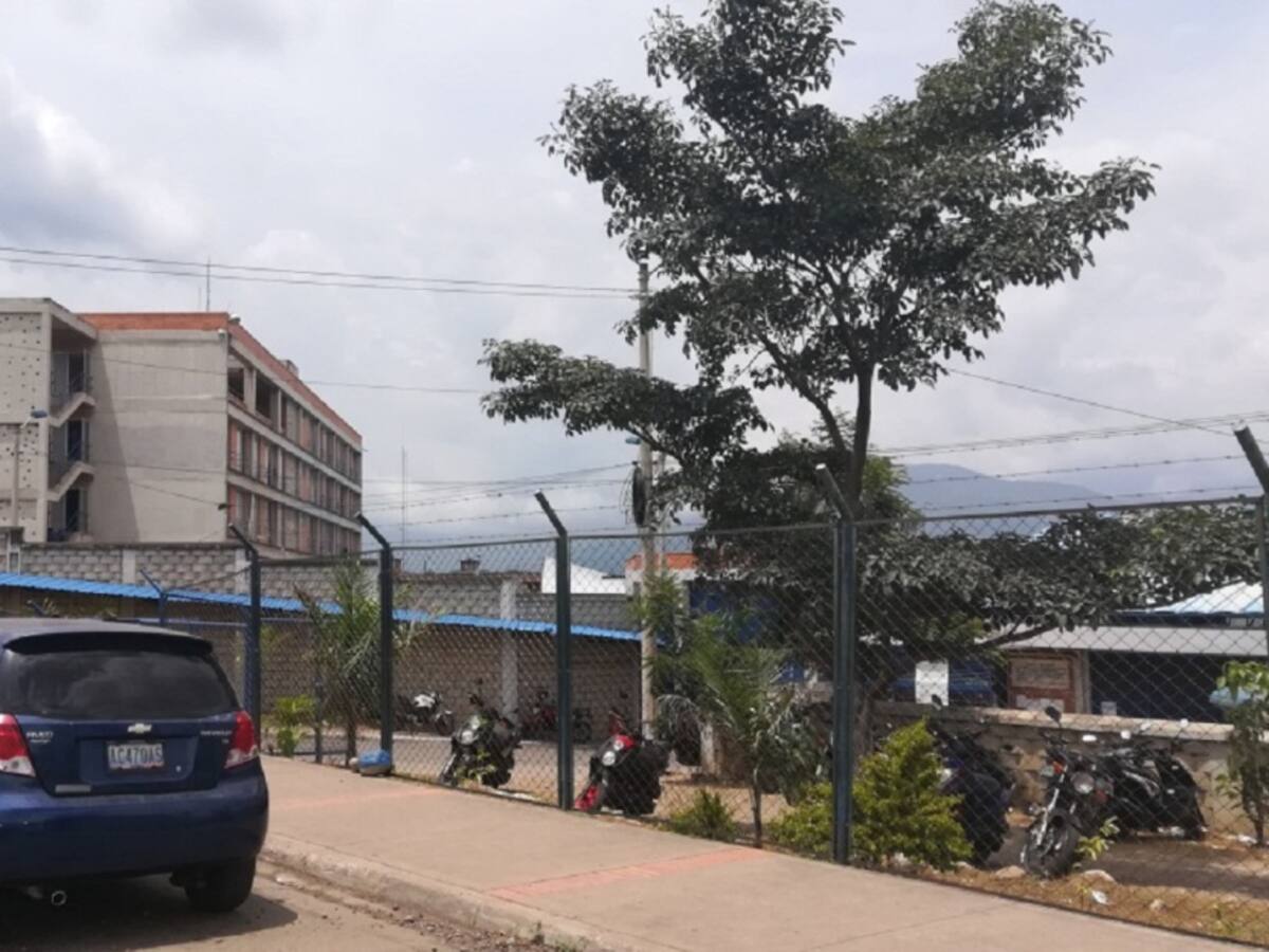 Familiares de internos de la cárcel reclaman garantías por COVID 19