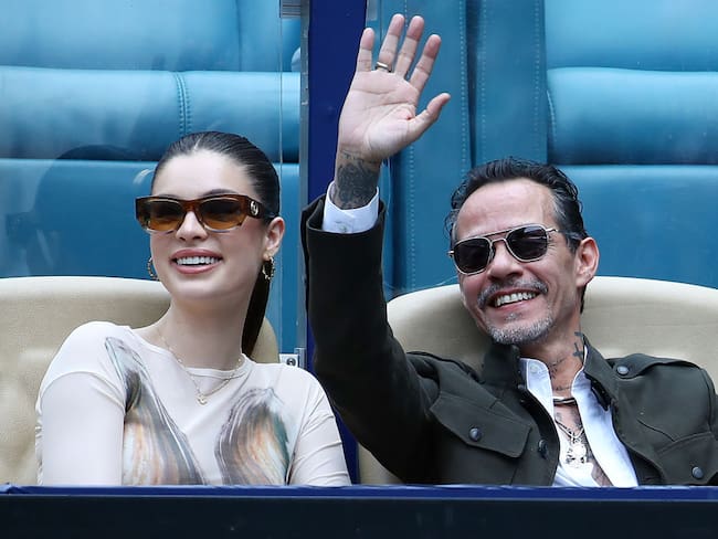 MIAMI GARDENS, FLORIDA - MARCH 23: Marc Anthony and his wife Nadia Ferreira attend the match between Novak Djokovic of Serbia and Camilo Ugo Carabelli of Argentina during Day 6 of the Miami Open at Hard Rock Stadium on March 23, 2025 in Miami Gardens, Florida. (Photo by Leonardo Fernandez/Getty Images)