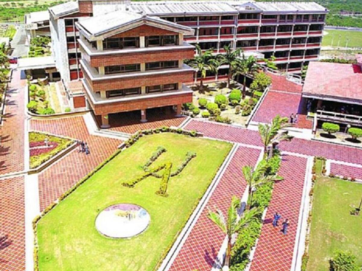Uniatlántico crea 'plan padrino' para estudiantes de escasos recursos
