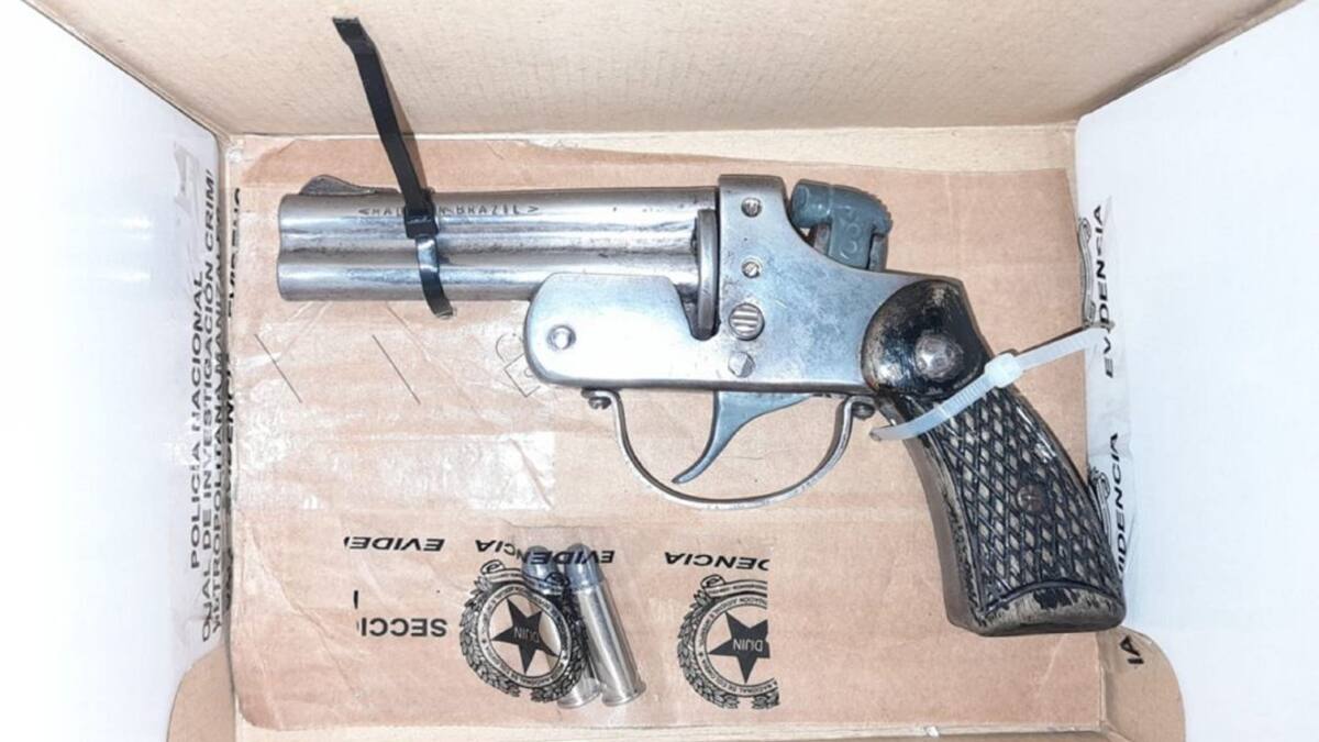Capturan un hombre que intentó evadir la Policía lanzando un arma de fuego