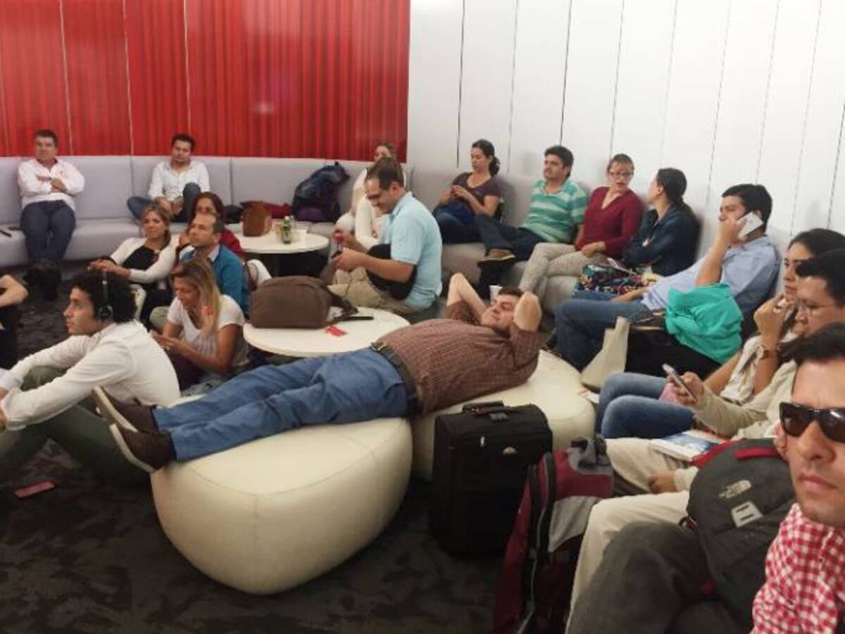 Pasajeros de vuelo de Avianca completan 20 horas esperando salir de Cartagena